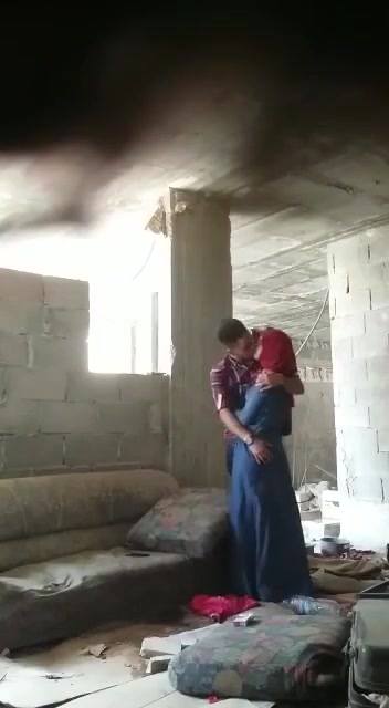 مصرية محجبة تتناك في كسها في مكان مهجور من عشيقها العربية