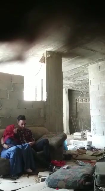 نيك محجبة سورية في بيت مهجور من مقاطع الفيديو الإباحية المجانية. محجبة تنيك في وجهها ثم تملىء في مشهد مطبخي
