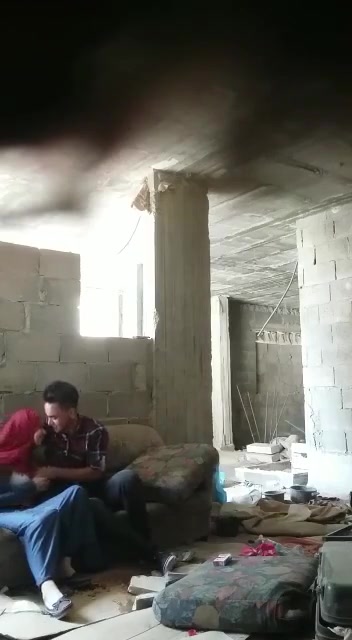 فتاة محجبة مع خطيبها في بيت مهجور الفتيات العربيات الساخنة