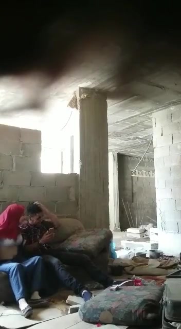 فتاة محجبة مع خطيبها في بيت مهجور الفتيات العربيات الساخنة