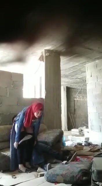مشاهدة جميع افلام السكس الخاصة بـ محجبة تتناك في بيت مهجور بتصوير مخفي