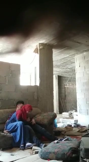 فتاة محجبة ترضع الزب وتتناك في مكان مهجور. جندي ينيك محجبة في مكان مهجور. سكس ... شرموطة محجبة تتناك من الدكتور في بيته ويفشخ كسها نيك. اسخن جنس