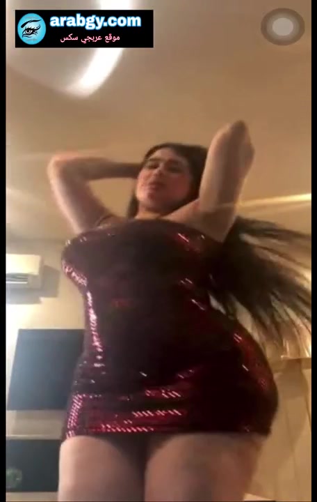فضيحة انجى خورى انجي خوري بقميص نوم بدون اندر وظهور كسها بالغلط