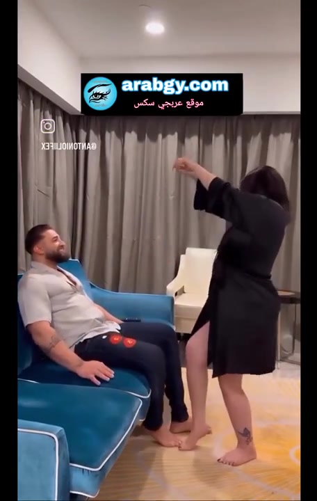 سكس انجي خوري وانطونيو سليمان يلعب بطيزها وهي تقله لاتلعب. سكس انجي خوري وانطونيو سليمان كسها حميان بعد ما تخلص رقص ينيكها في سريره
